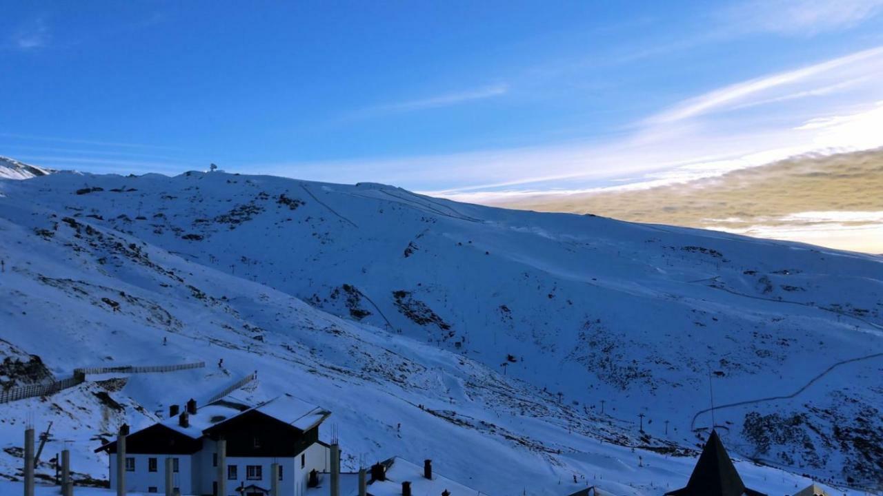 estudio con vistas Sierra Nevada Exterior foto