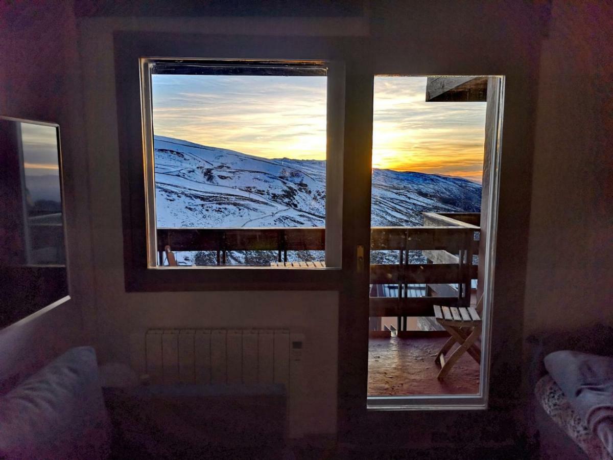 estudio con vistas Sierra Nevada Exterior foto