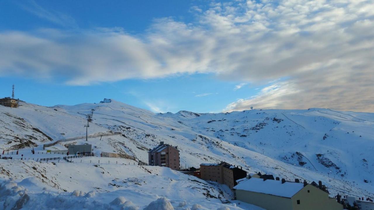 estudio con vistas Sierra Nevada Habitación foto